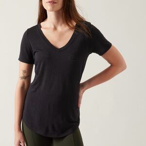 ATHLETA 🖤 Breezy Scoop VNeck Tee